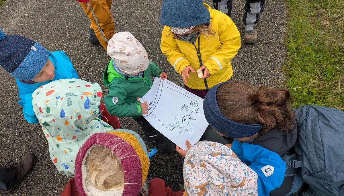 Mit der Kinderkarte immer orientiert | © Foto : Maria Kaiser - Mit der Kinderkarte immer orientiert