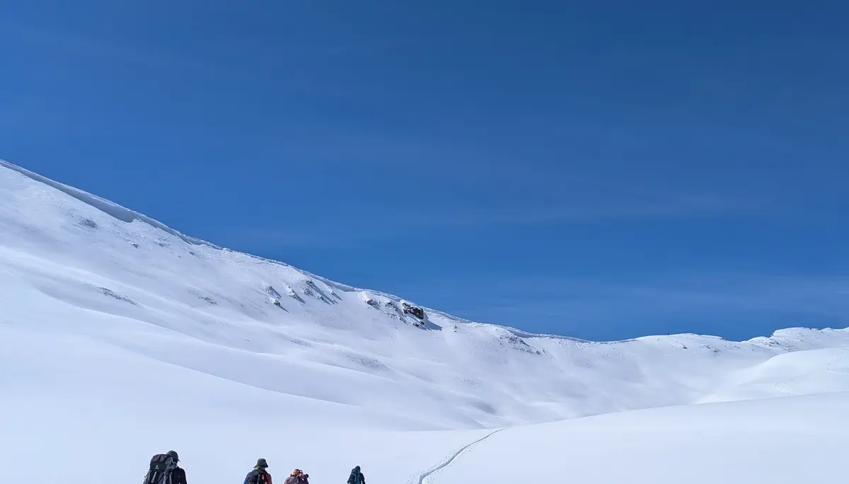 Foto: JuBe und Alpin-Gruppe - Tourengehen mit Gipfelpanorama | © JuBe und Alpin-Gruppe