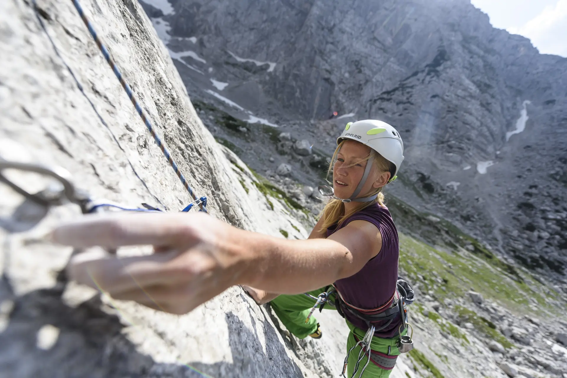 Outdoor-Klettern am Fels | © DAV/Wolfgang Ehn